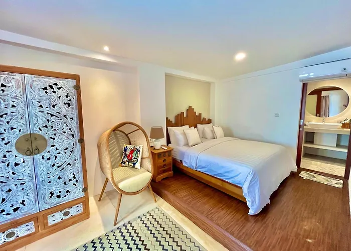 Stylish Tropical Villa 2 Bedroom , Canggu , 400M To Finn Beach