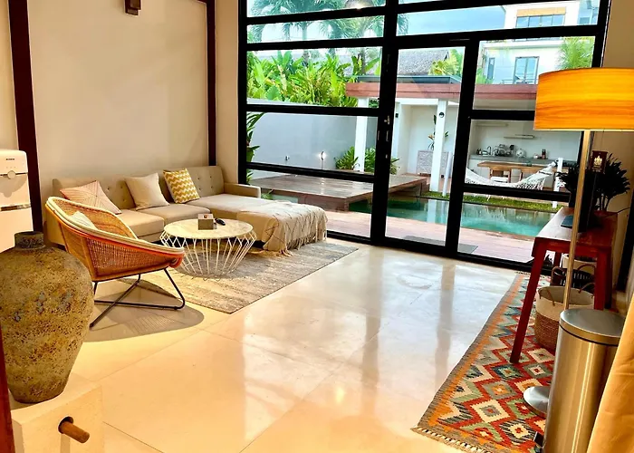 Stylish Tropical Villa 2 Bedroom , Canggu , 400M To Finn Beach