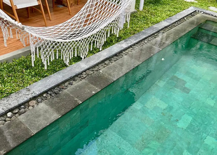 Stylish Tropical Villa 2 Bedroom , Canggu , 400M To Finn Beach